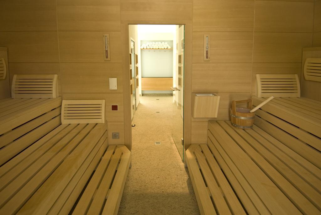 Hubertus Hof Landhotel Balatonfenyves Exteriör bild
