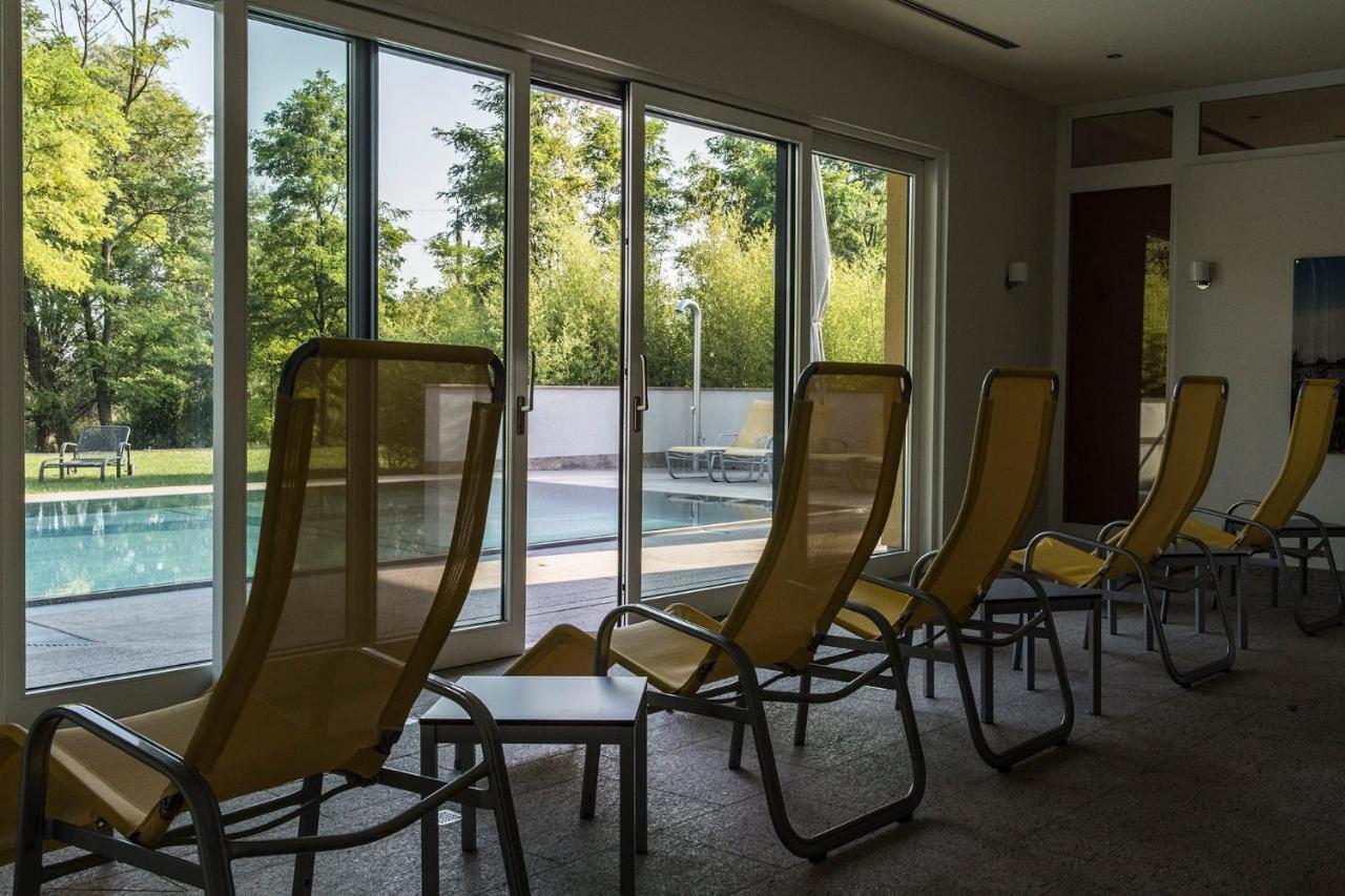 Hubertus Hof Landhotel Balatonfenyves Exteriör bild