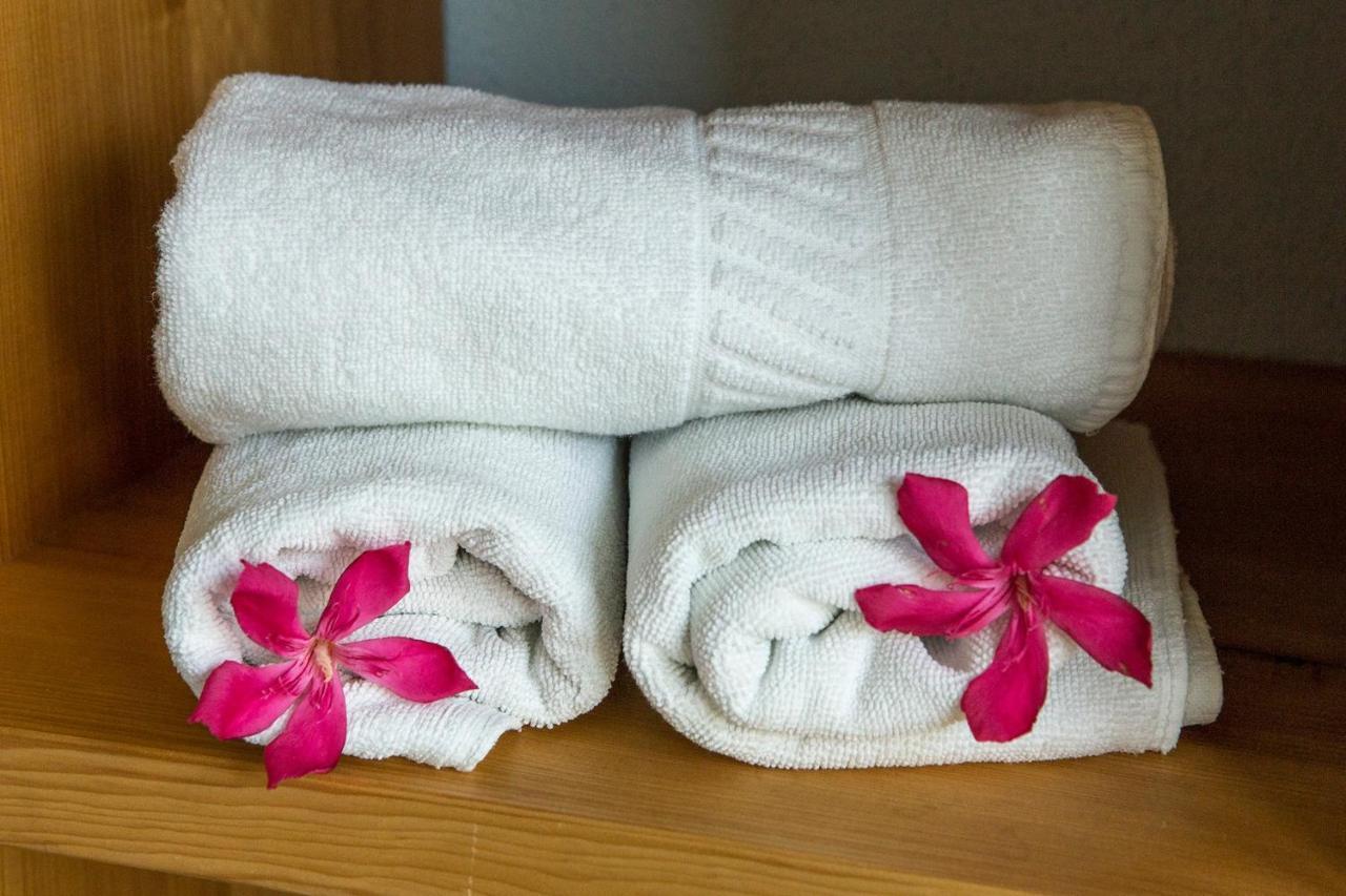 Hubertus Hof Landhotel Balatonfenyves Exteriör bild