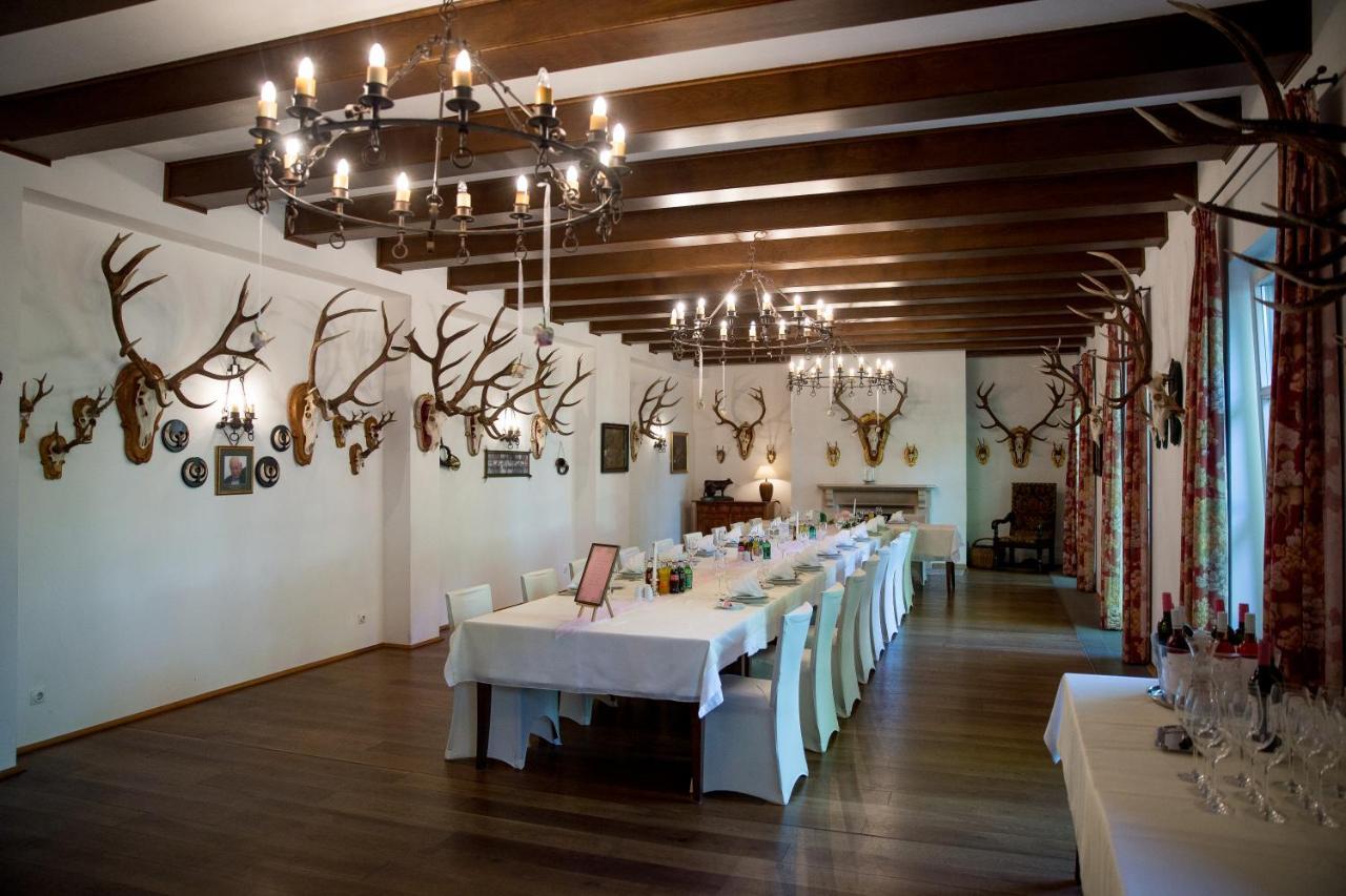 Hubertus Hof Landhotel Balatonfenyves Exteriör bild