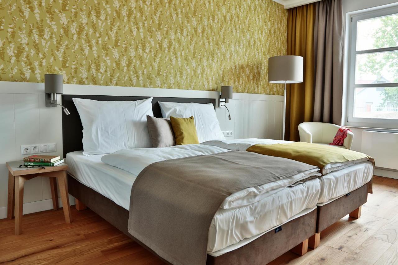 Hubertus Hof Landhotel Balatonfenyves Exteriör bild